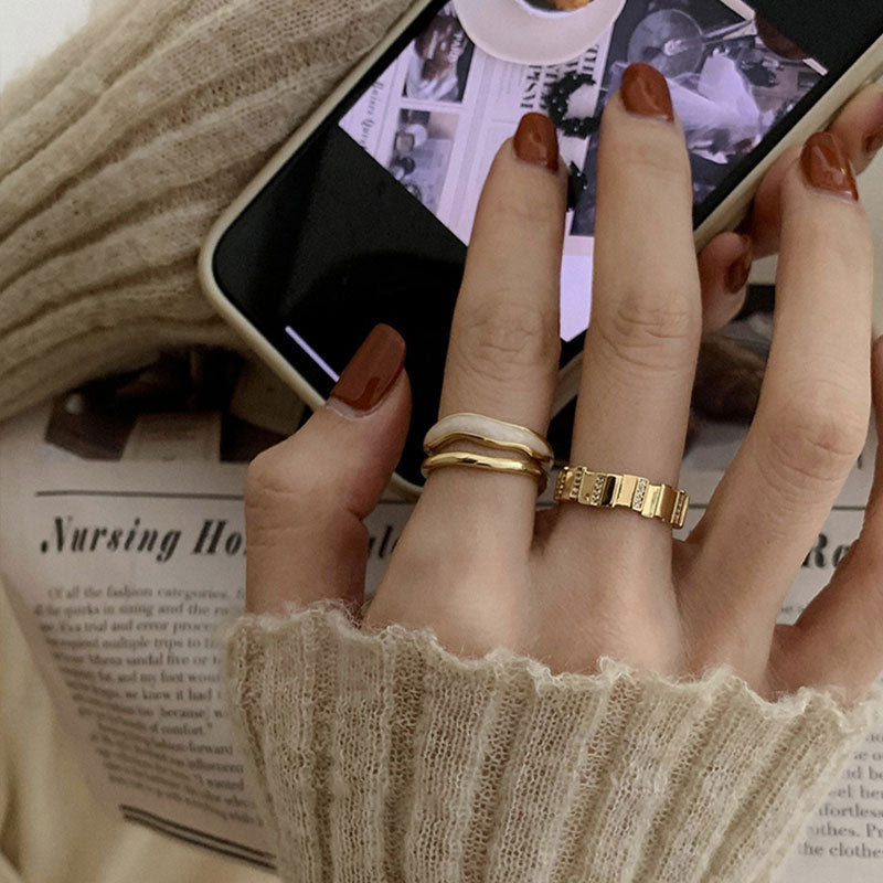 Damenring mit geschwungenem Design und elegantem doppelten Band Shop Nory