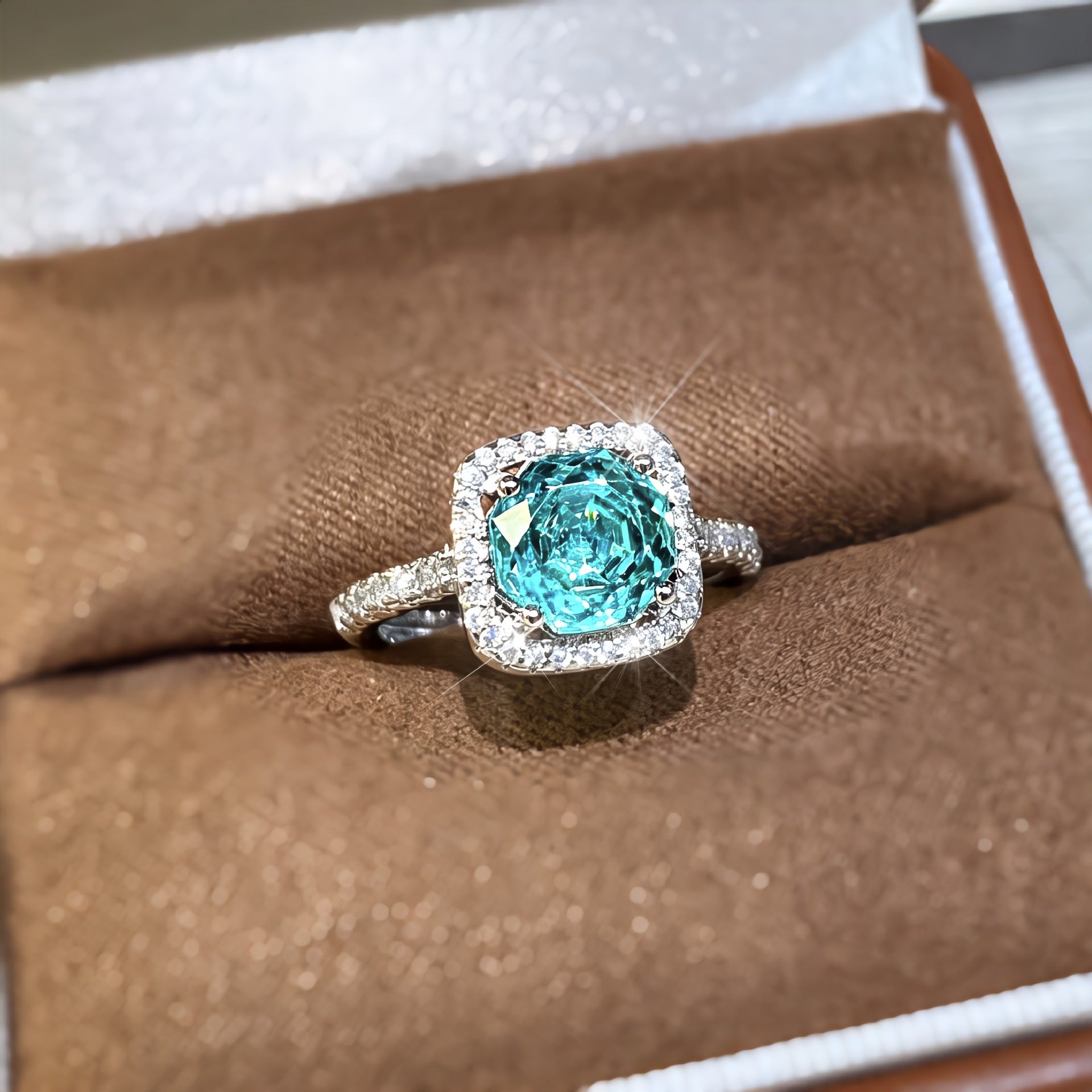 Damen glamouröser Schmuckring mit exquisitem Zirkonia-Besatz Shop Nory