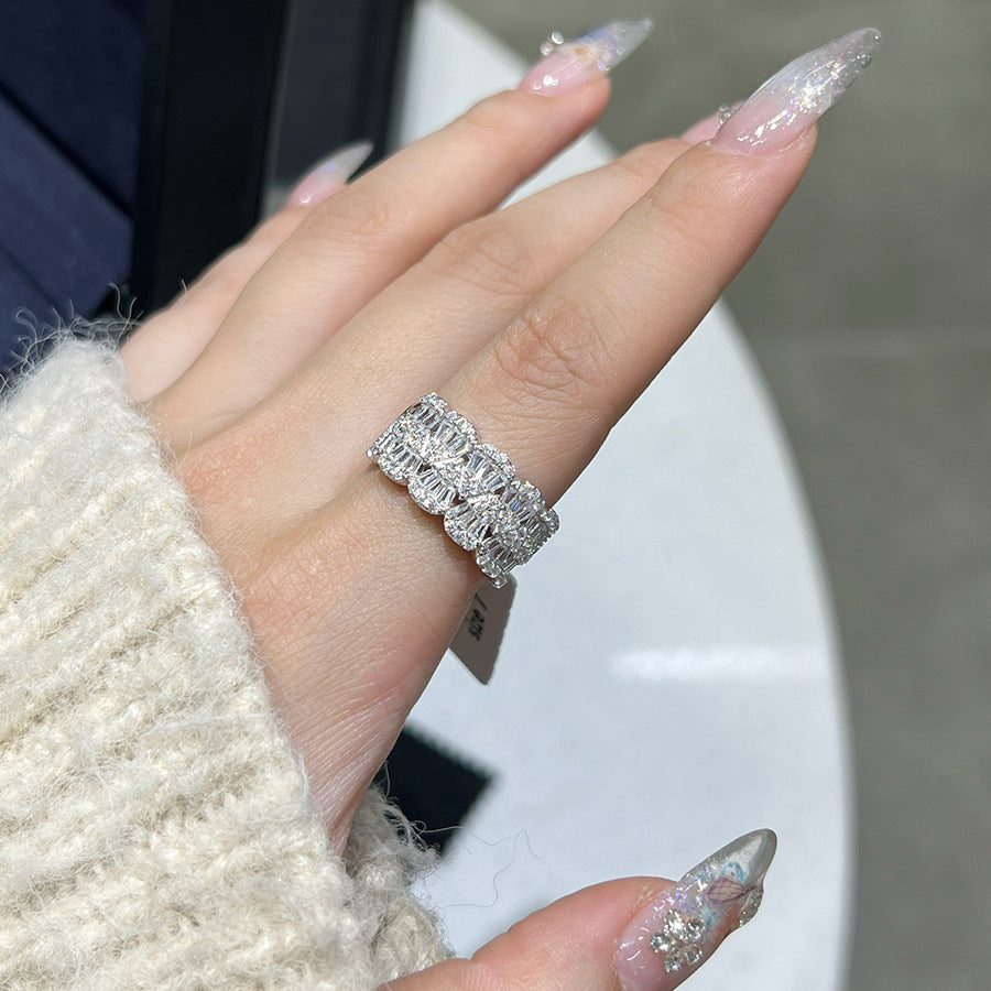 Damen Luxus-Ring mit kunstvollen Zirkonia-Verzierungen Shop Nory