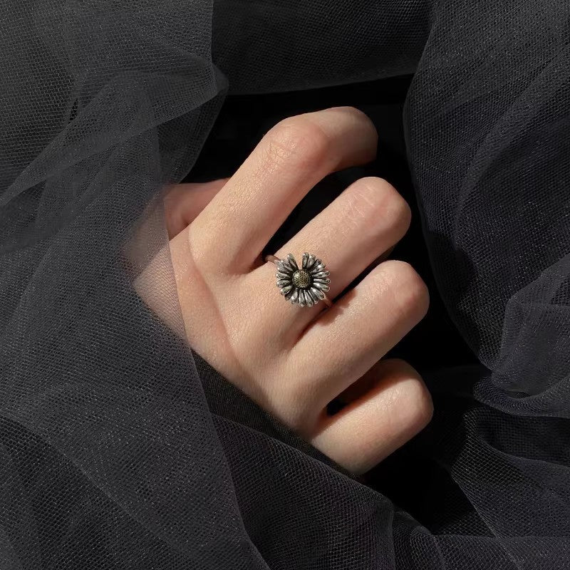 Damenring mit floralem Design und beweglichem Element Shop Nory