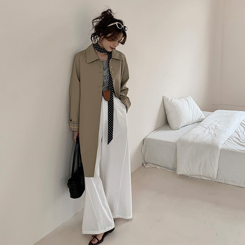 Damen leichter Trenchcoat mit kontrastierten Karomanschetten Shop Nory