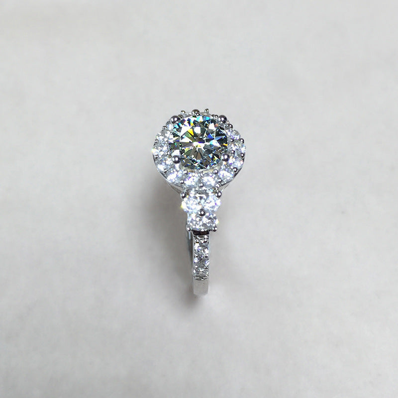 Damen Funkelnder Statement-Ring mit opulentem Zirkonia-Besatz Shop Nory