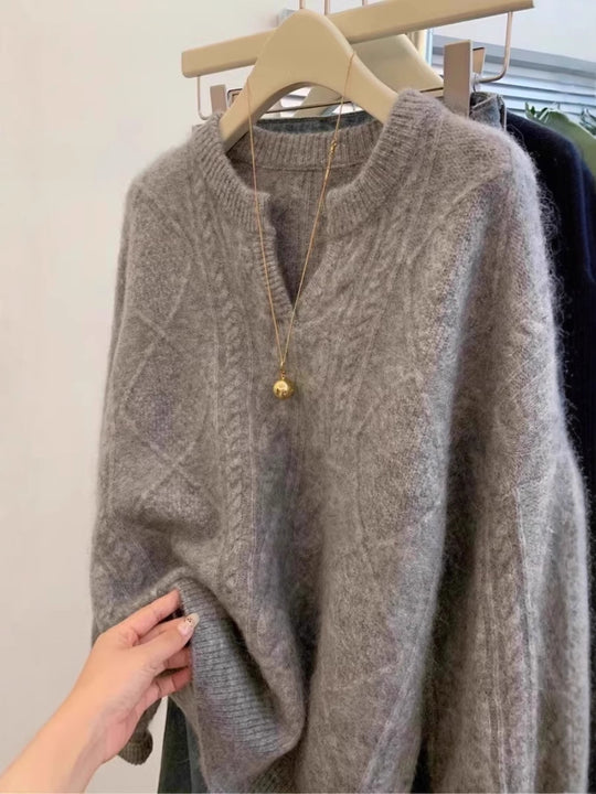 Damen Oversize Mohair-Optik Zopfmusterpullover mit V‑Ausschnitt und überschnittener Schulter Shop Nory