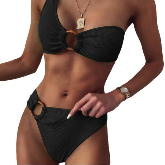 Damen Stilvoller Triangel-Bikini mit goldenen Details