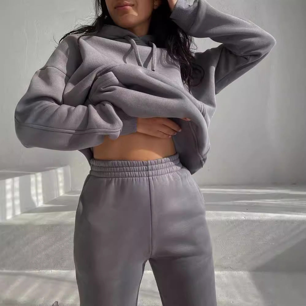 Damen Oversize Loungewear-Set aus weichem Baumwollmischfleece mit Kapuzenpullover und schmal zulaufender Jogginghose Shop Nory