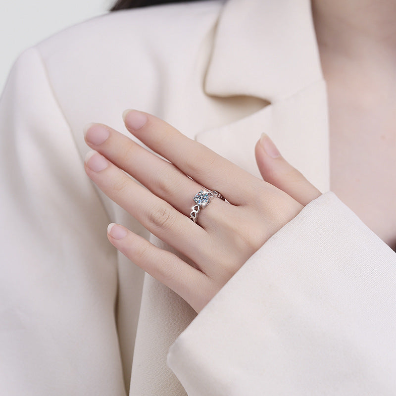Damenring mit Herzdesign und strahlendem Zirkonia Shop Nory