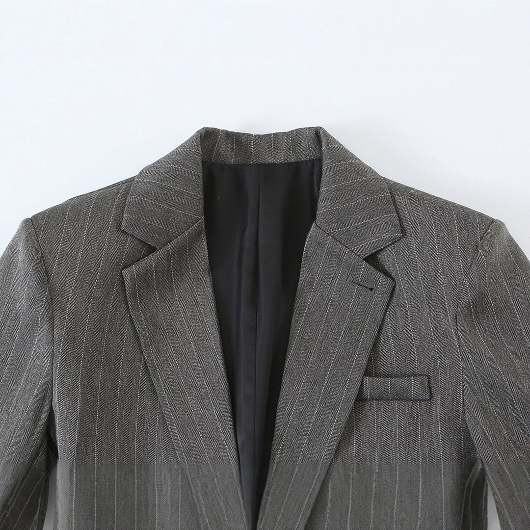 Damen Kurzgeschnittener Nadelstreifen-Blazer mit seitlichen Cut-Outs und Schnürdetail Shop Nory