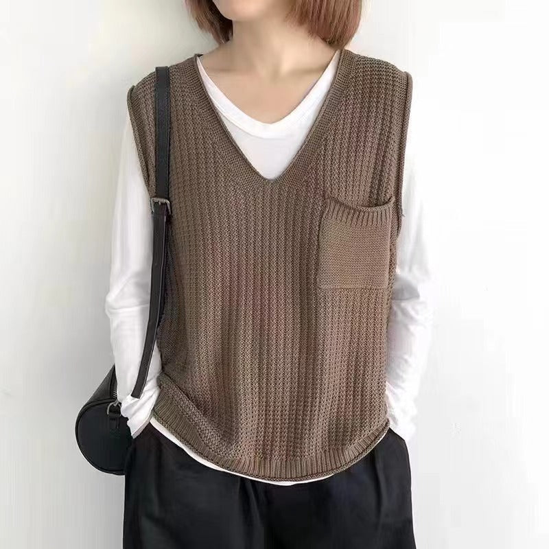 Damen Strickweste mit V-Ausschnitt und praktischer Brusttasche