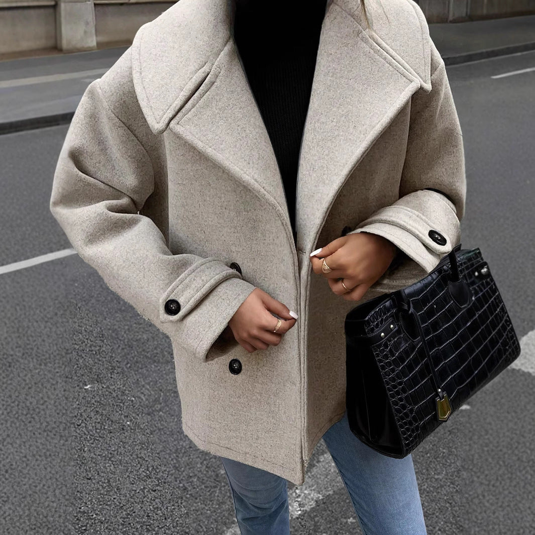 Damen Kurzmantel im Oversize‑Schnitt mit Reverskragen und Zierknopfleiste Shop Nory