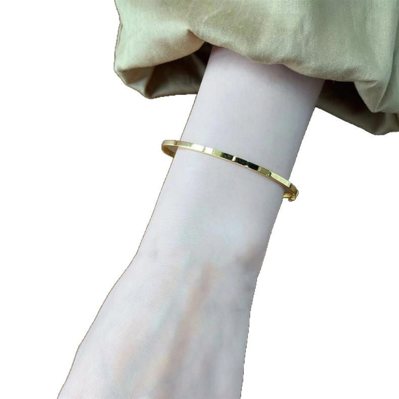 Damen elegantes Armband aus hochwertigem Metall mit minimalistischer Gestaltung Shop Nory