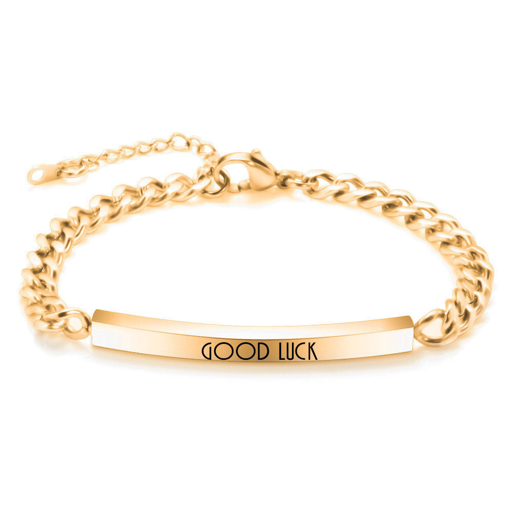 Damen Armband mit gravierbarem Glücksanhänger und eleganter Kettenstruktur Shop Nory