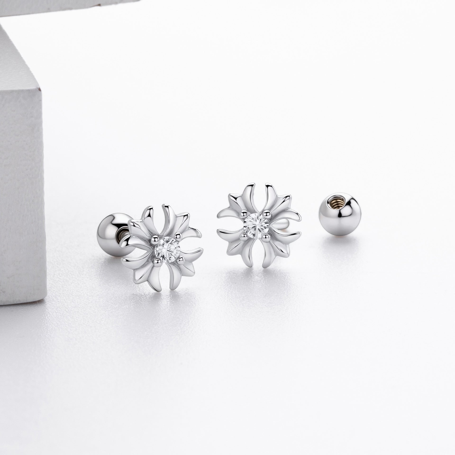 Damen Ohrringe mit floralen Motiv aus hochwertigem 925 Sterling Silber Shop Nory