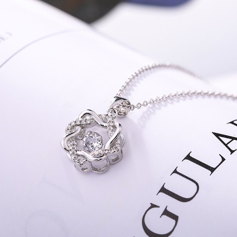 Damen Halskette mit kunstvollem Anhänger aus hochwertigem Edelstahl und funkelnden Zirkonia Shop Nory