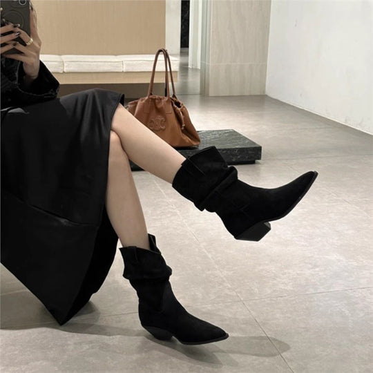 Damen Slouch-Cowboystiefel mit spitzer Zehenpartie und sculpted Kitten-Absatz Shop Nory