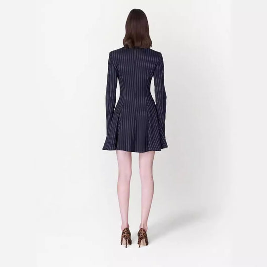 Damen Tailliertes Nadelstreifen-Blazerkleid im modernen Tailoring Shop Nory