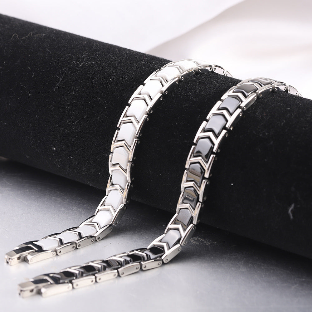 Herren elegantes Armband aus hochwertigem Edelstahl mit dekorativen geometrischen Elementen Shop Nory