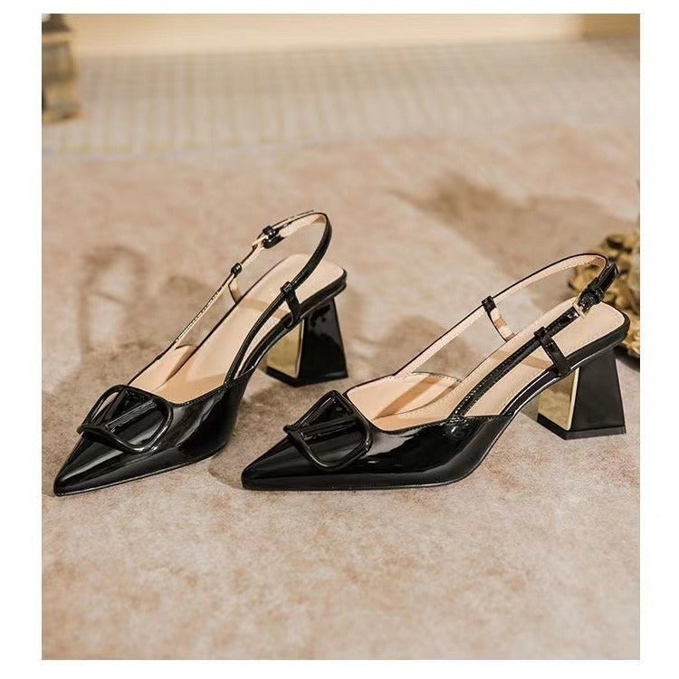 Damen Slingback Pumps mit dekorativen Metallakzenten und komfortablem Blockabsatz