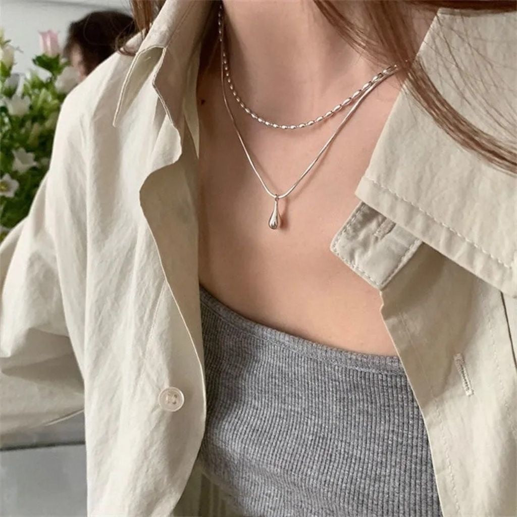 Damen Halskette mit zartem Tropfenanhänger und feiner Gliederkette Shop Nory