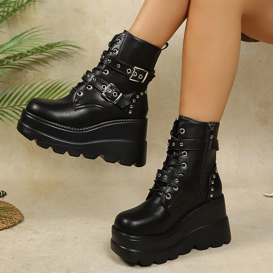Damen Gepolsterte Plateau-Biker-Stiefeletten mit Schnallen und Nieten Shop Nory