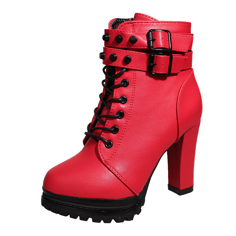 Damen Stiefeletten mit modischem Riemen und robustem Profilsohle