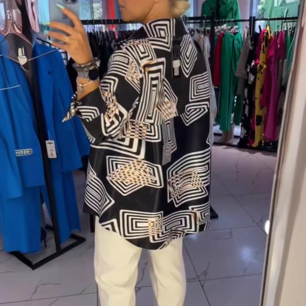 Damen Tunika mit modernem geometrischem Muster und elegantem Schnitt