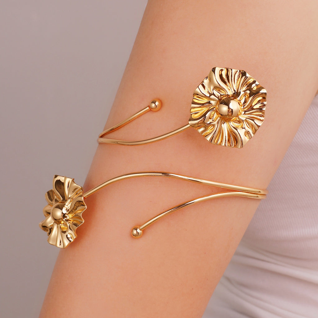 Damen Offener Armreif mit floralen Akzenten Shop Nory