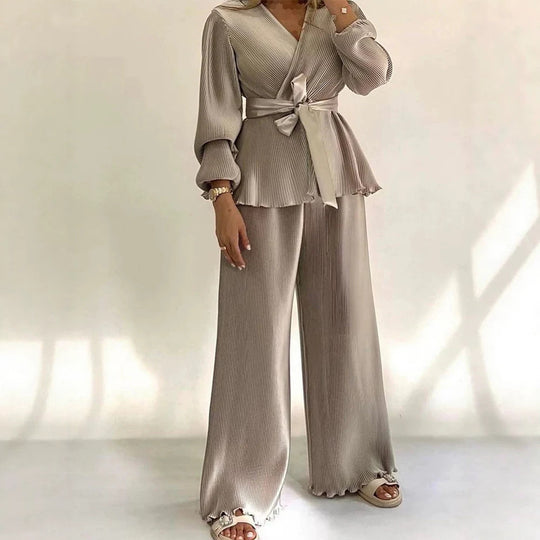 Damen Eleganter Plissee-Zweiteiler mit Wickelshirt, Taillengürtel und weitem Bein Shop Nory