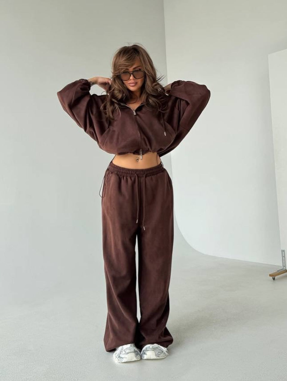 Damen Velours-Cropped-Kapuzenjacke mit Ballonärmeln und weiter Palazzo-Sweathose Shop Nory