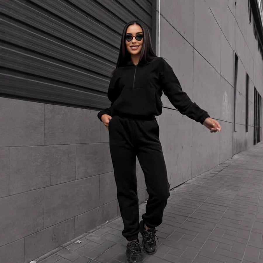 Damen sportliches Fleece-Set mit halbhohem Reißverschluss Kapuzenhoodie und lässiger Jogginghose Shop Nory