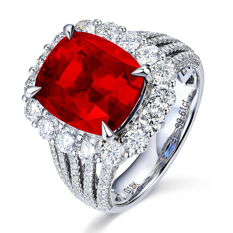 Damenring mit exquisitem, tiefblauem Edelstein und funkelndem Zirkonia-Besatz Shop Nory
