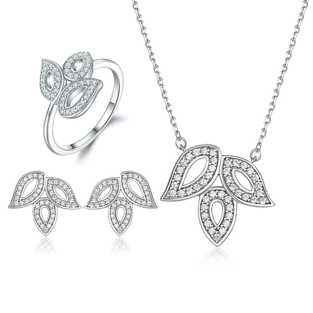 Damen Ring mit floralen Akzenten und funkelnden Zirkonia-Steinen Shop Nory