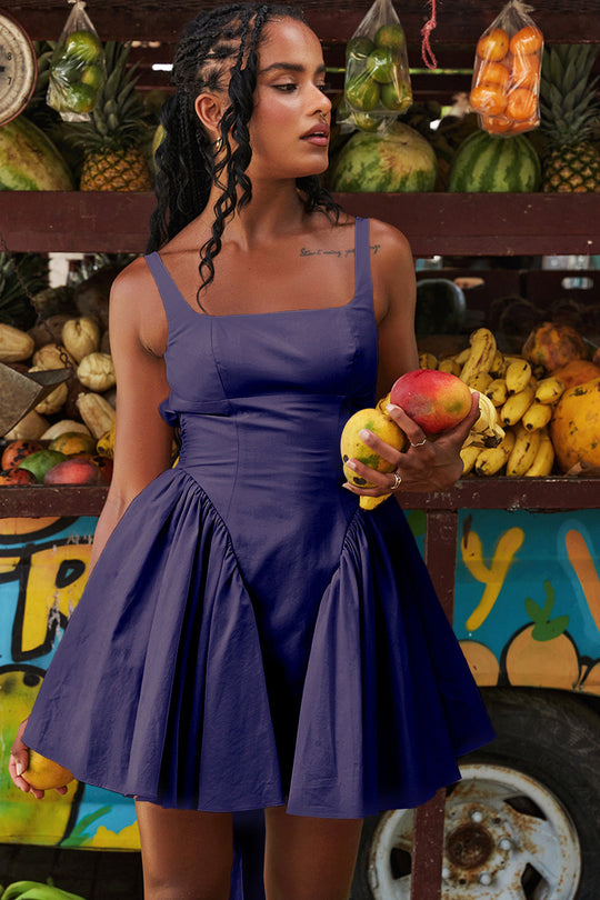 Damen Kurzkleid mit schmeichelndem Schnitt und voluminösem Rock