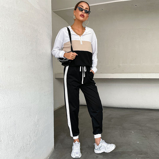 Damen Sportives Jogging-Set mit Kapuze, Tunnelzughose & Seitenstreifen Shop Nory