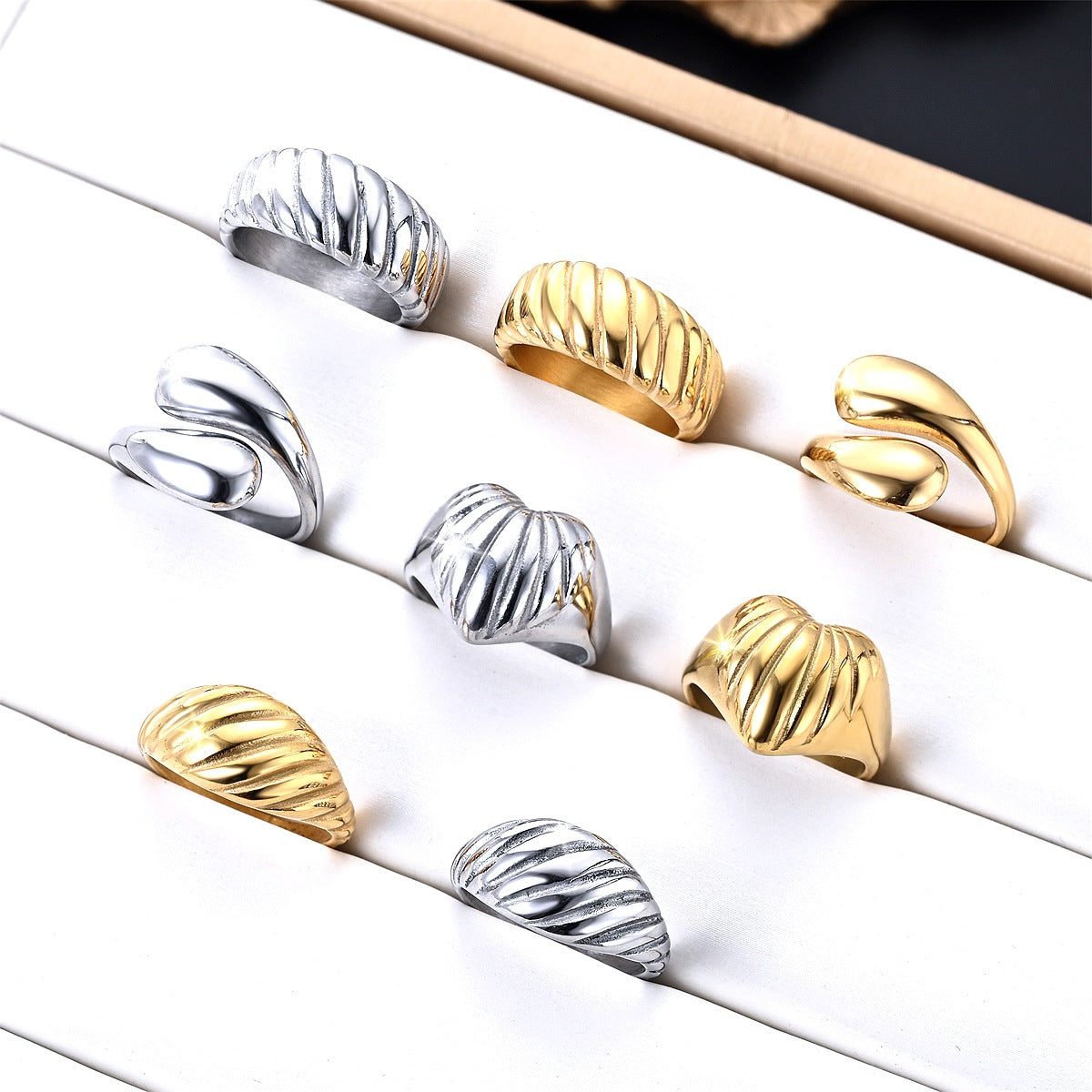 Damen Ring mit kunstvollem, gewundenem Design Shop Nory
