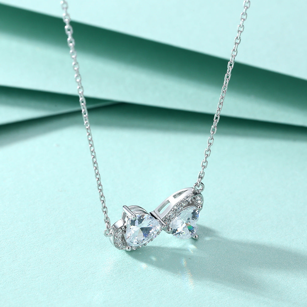 Damen herzförmiger Anhänger mit funkelnden Zirkonia und elegantem Design Shop Nory