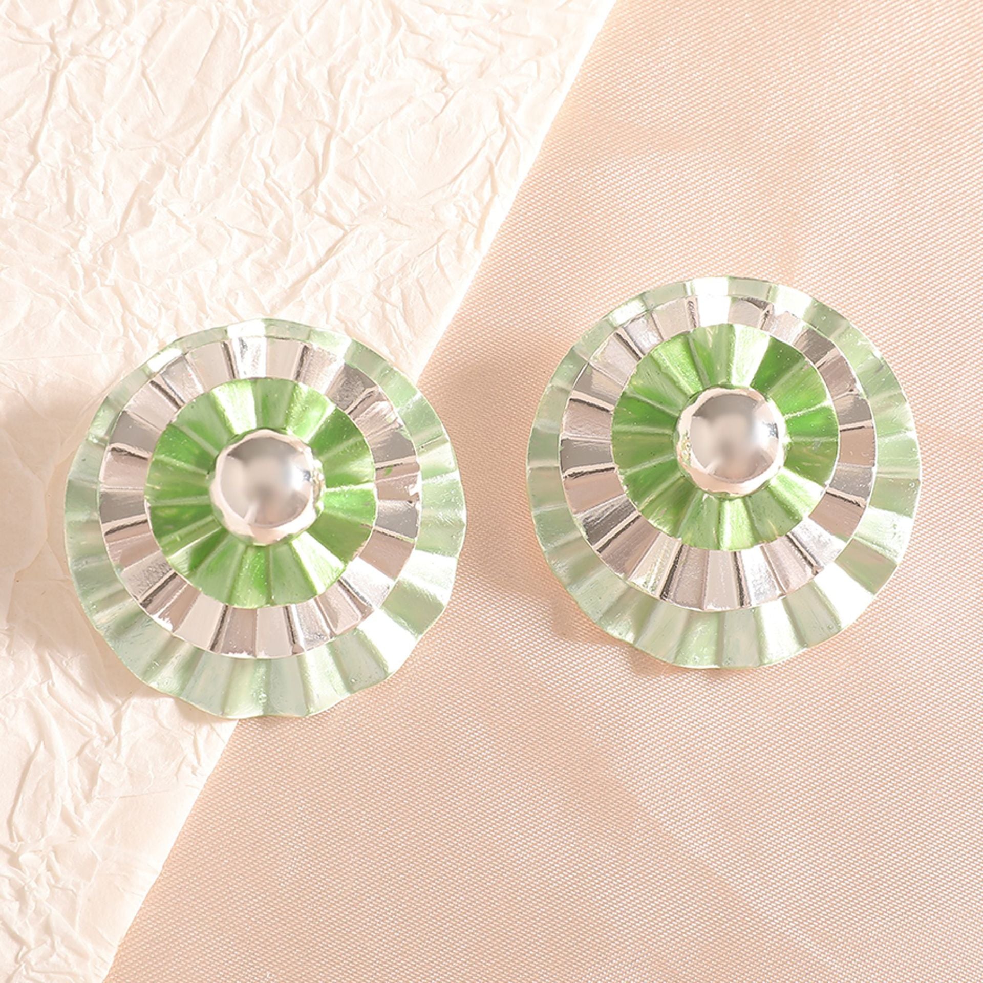 Damen Ohrstecker mit kunstvollem, geometrischem Design Shop Nory