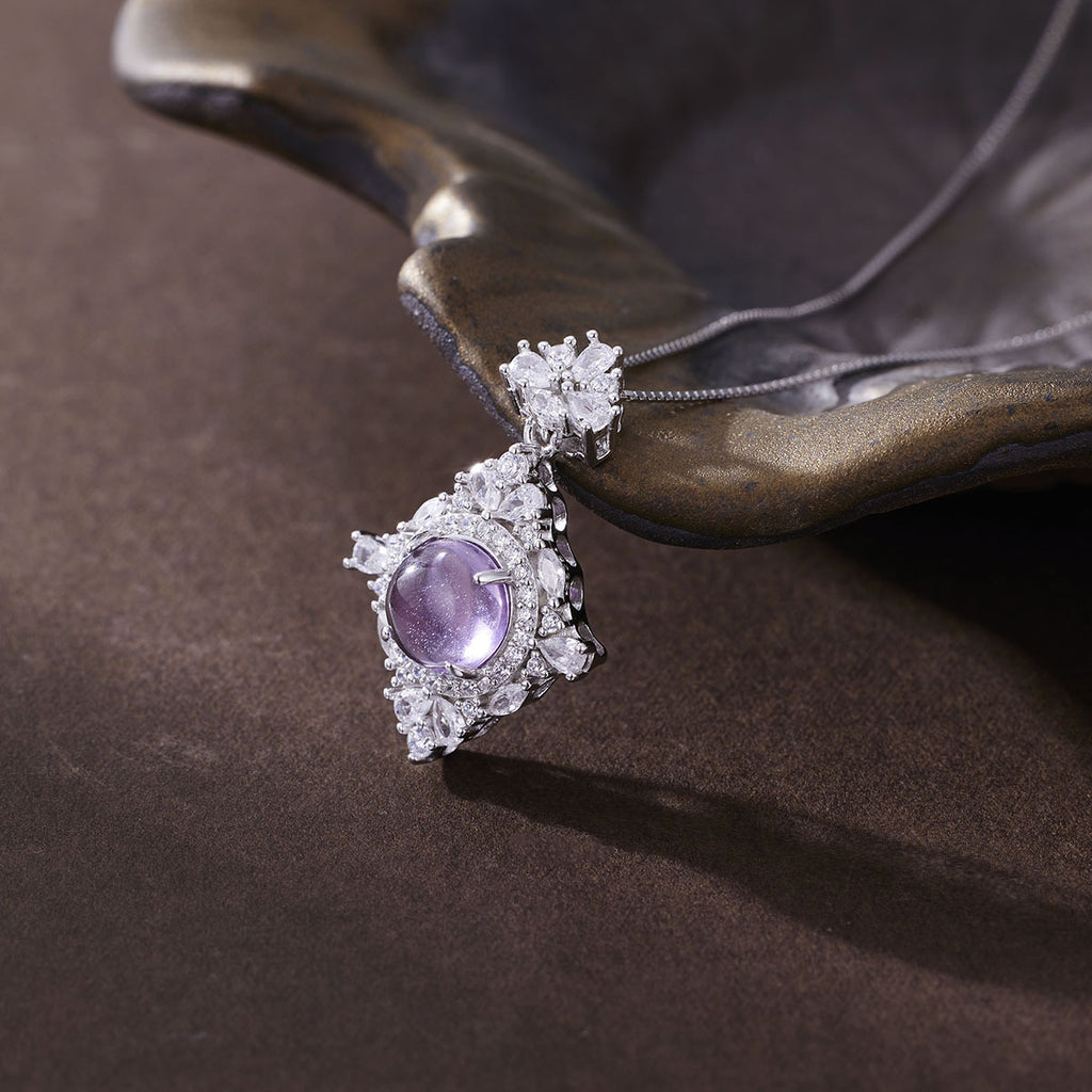 Damen elegante Halskette mit funkelndem Anhänger und hochwertigem Edelstein Shop Nory