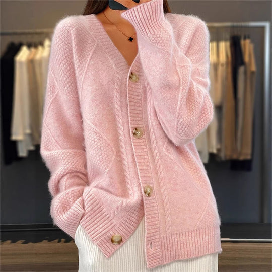 Damen Oversize Strickcardigan mit Zopfmuster V-Ausschnitt und Perlmuttknöpfen Shop Nory