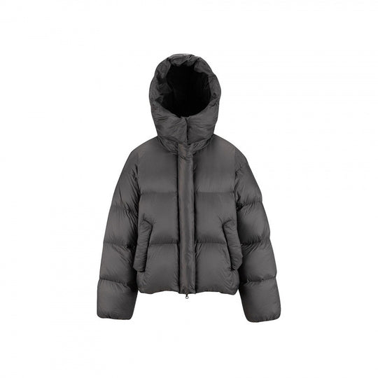 Damen Kurz gepolsterte Crop‑Steppjacke mit Volumen‑Kapuze und verdeckter Druckknopfleiste Shop Nory