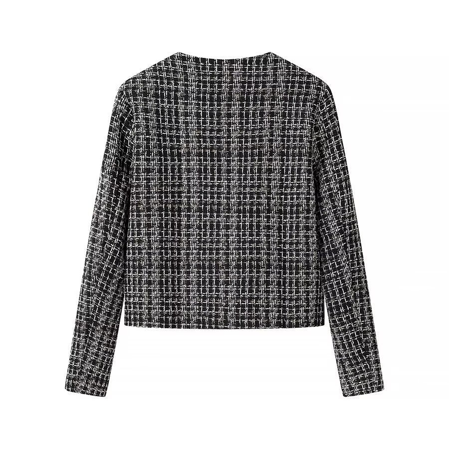 Damen Kurze Bouclé-Tweed-Jacke mit Rundhals, dekorativen Zierknöpfen und aufgesetzten Taschen Shop Nory