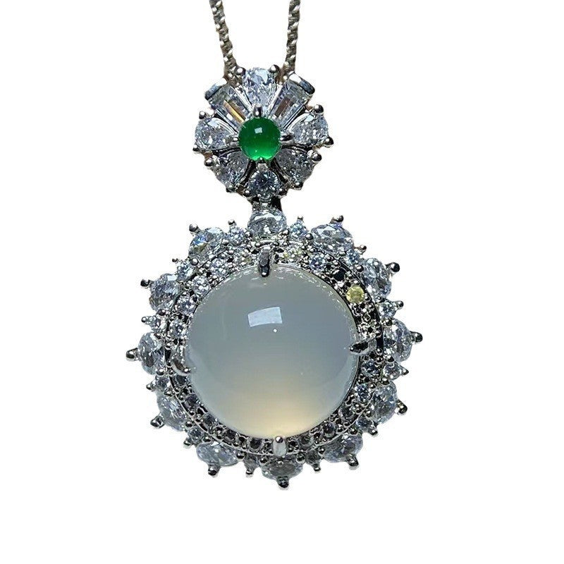 Damen elegante Halskette mit kunstvollem Anhänger und funkelnden Zirkonia Shop Nory