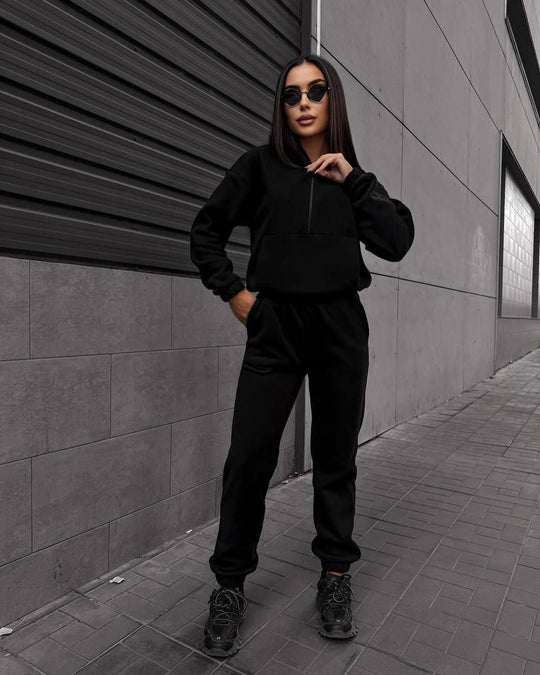 Damen sportliches Fleece-Set mit halbhohem Reißverschluss Kapuzenhoodie und lässiger Jogginghose Shop Nory
