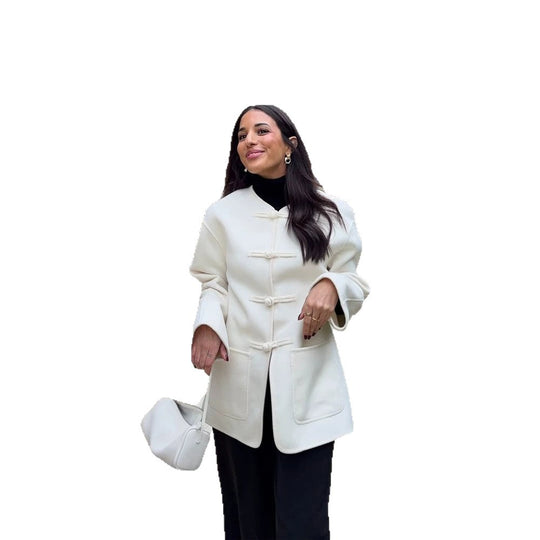 Damen Kurzmantel mit chinesischen Knebelverschlüssen, Oversize-Ärmeln und aufgesetzten Taschen Shop Nory
