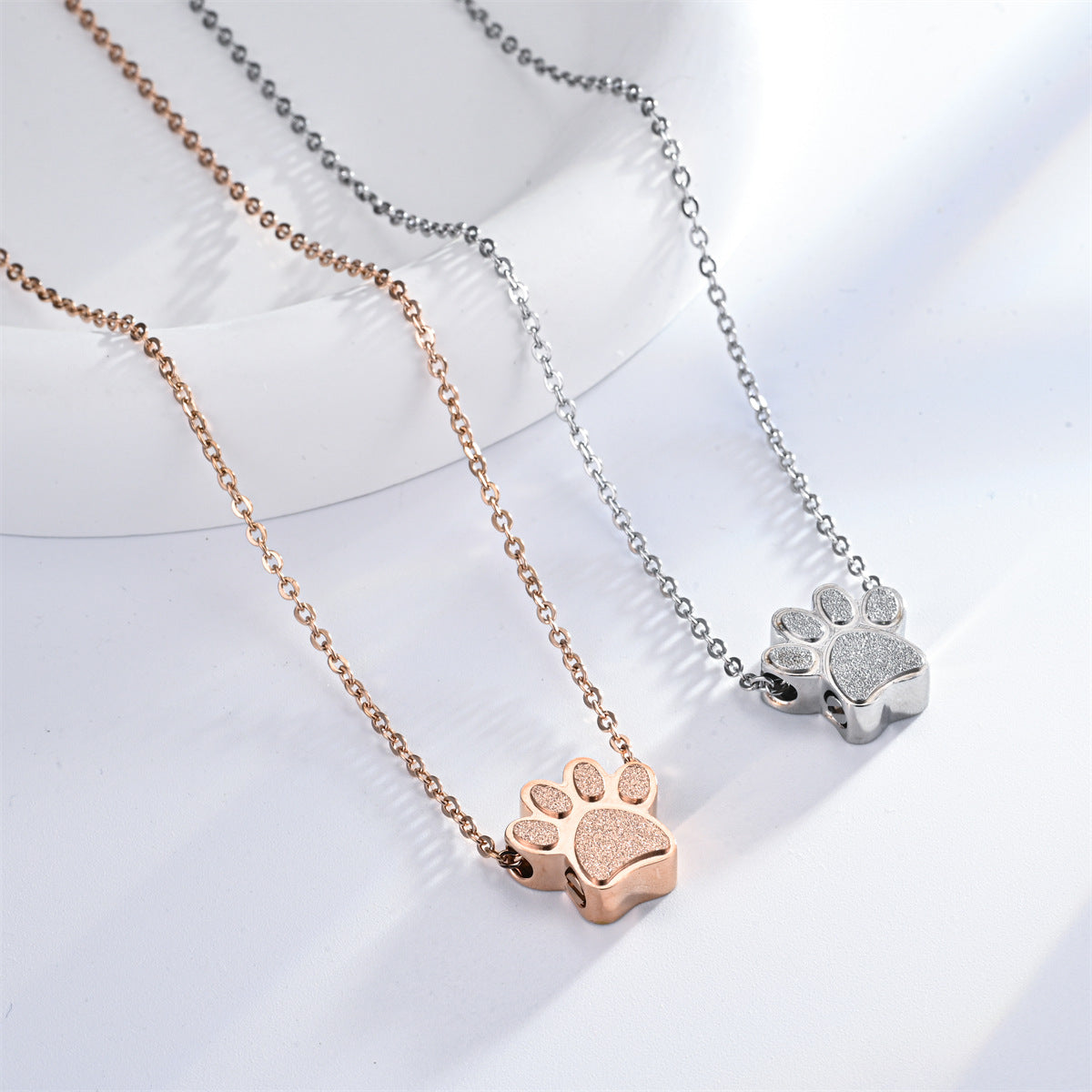 Damen Halskette mit Pfotenanhänger aus hochwertigem Metall Shop Nory
