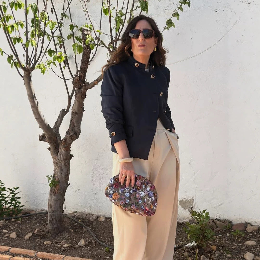 Damen Taillierter Blazer mit Stehkragen und goldenen Zierknöpfen Shop Nory