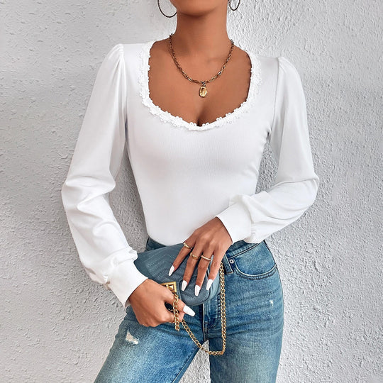 Damen Feinstrick-Bodyshirt mit herzförmigem Carmen-Ausschnitt Spitzenbordüre und leichten Puffärmeln Shop Nory