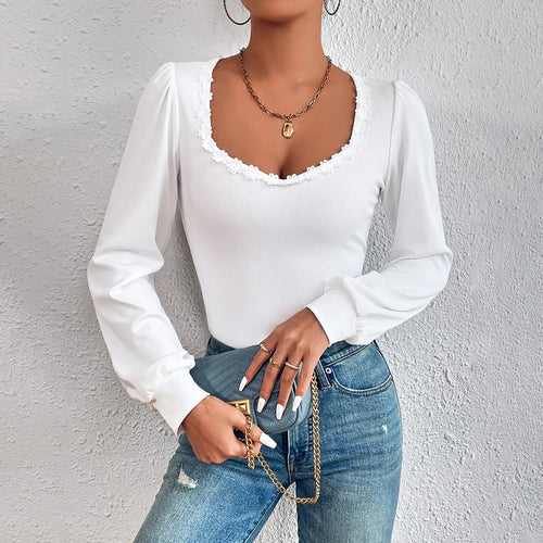 Damen Feinstrick-Bodyshirt mit herzförmigem Carmen-Ausschnitt Spitzenbordüre und leichten Puffärmeln Shop Nory