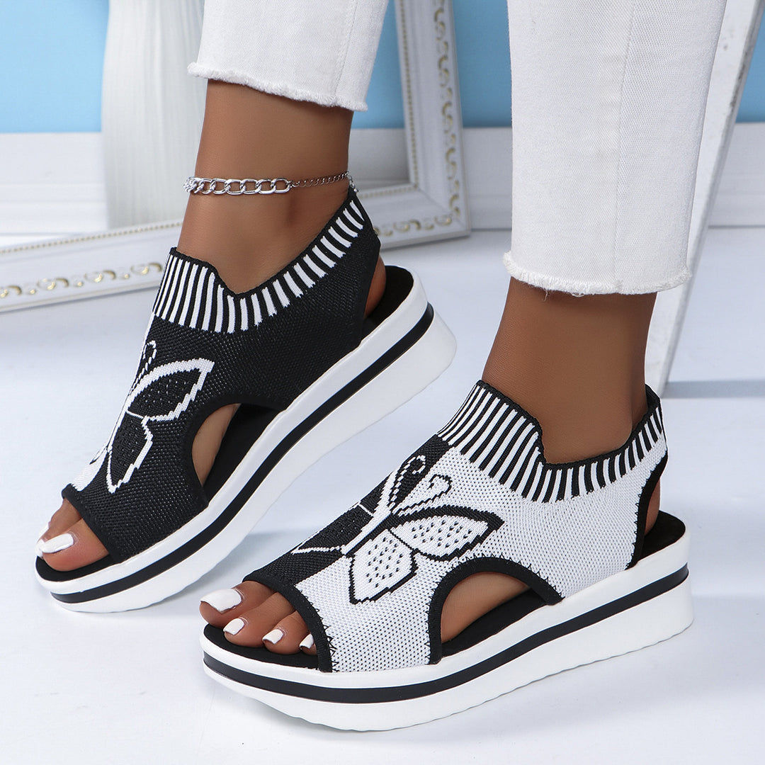 Damen Strick-Sandaletten mit Keilsohle und Schmetterlings-Motiv Shop Nory