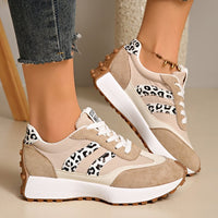 Weißer Leopardenprint