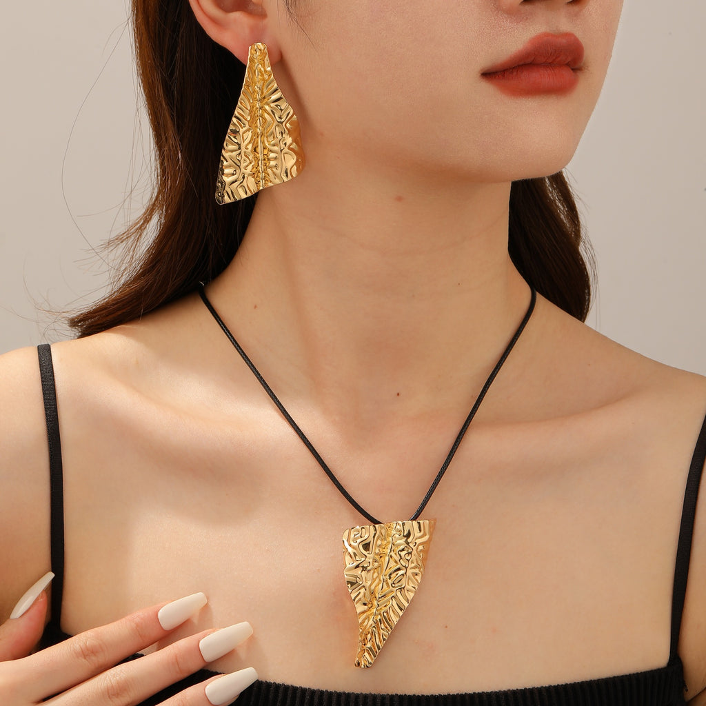 Damen Schmuckset mit kunstvollem, geschwungenem Design Shop Nory